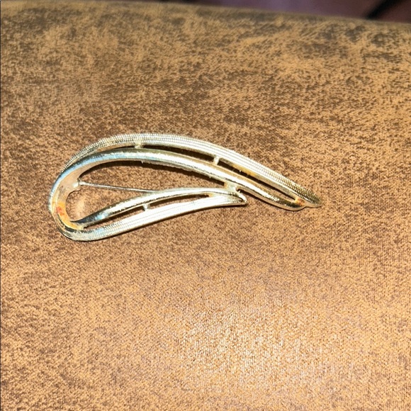 Sarah Coventry Stylish Silver Brooch - Picture 1 of 6